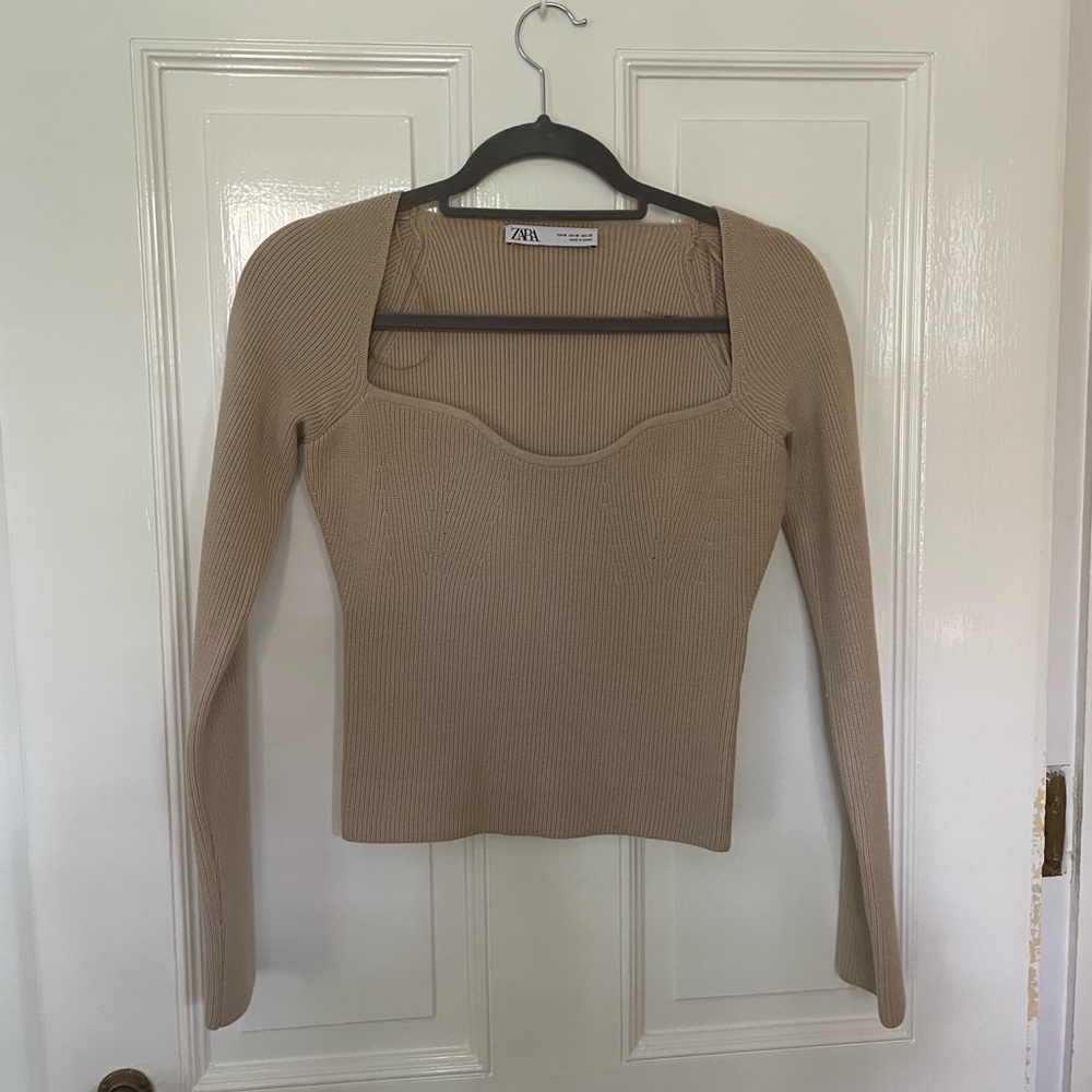 Zara knit/ribbed sweetheart long sleeve, size Medium